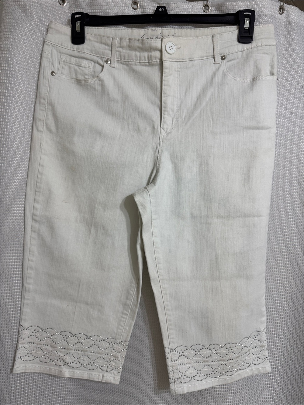 EUC Gloria Vanderbilt, All Aroind Slimming Effect, white denim jeans.  Size 14